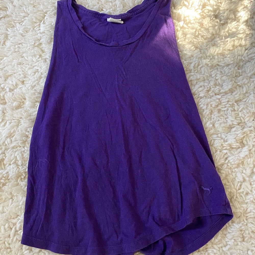 purple tank top